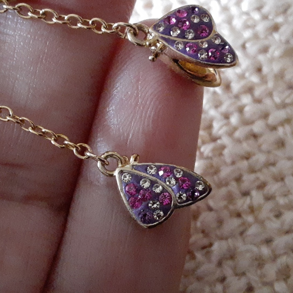 Untested Drop earrings In EUC. Kept N Jewlery Box For 24 Yrs